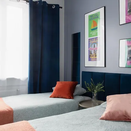 Adler Chill Aparthotel Lodz